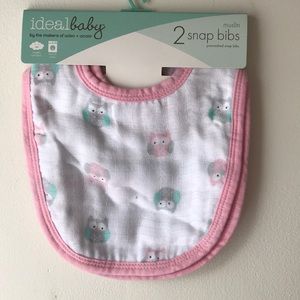 Muslin 2 Snap Bibs